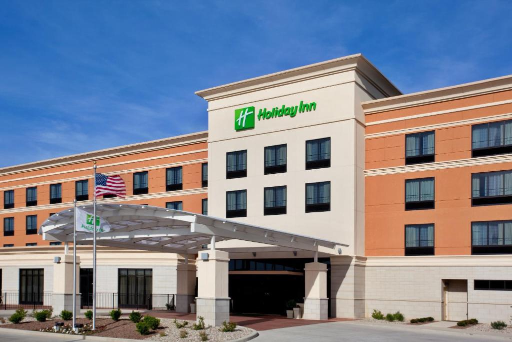 Holiday Inn Saint Louis-Fairview Heights an IHG Hotel - main image