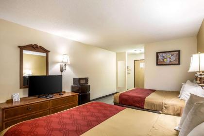 Econo Lodge Inn & Suites Fairview Heights - St Louis - image 13