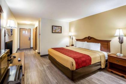 Econo Lodge Inn & Suites Fairview Heights - St Louis - image 15