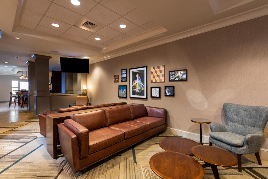 Four Points by Sheraton St. Louis - Fairview Heights - image 3