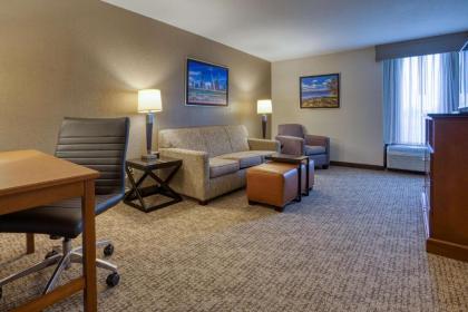 Drury Inn & Suites St. Louis - Fairview Heights - image 10