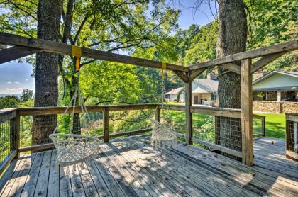 Luxury Lodge on 45 Acres 9 Mi to Dtwn Asheville! - image 6