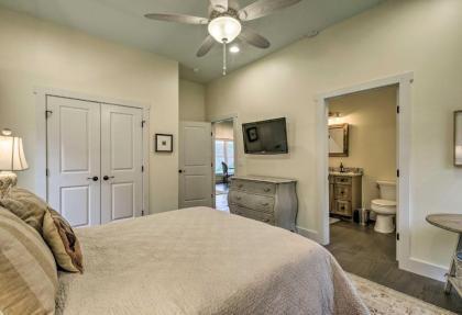 Charming Fairview Home on 40-Acre Horse Farm! - image 4