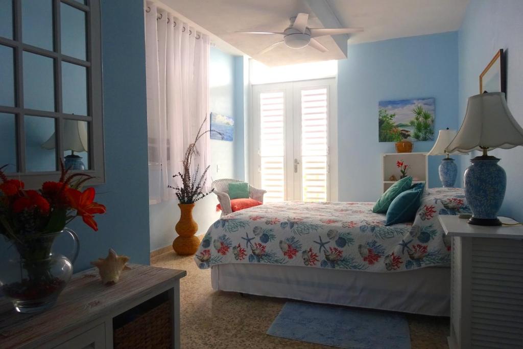 A Seascape Guest Room - main image