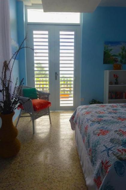 A Seascape Guest Room - image 7