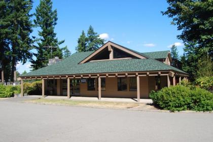 Tall Chief Camping Resort Yurt 5 - image 7