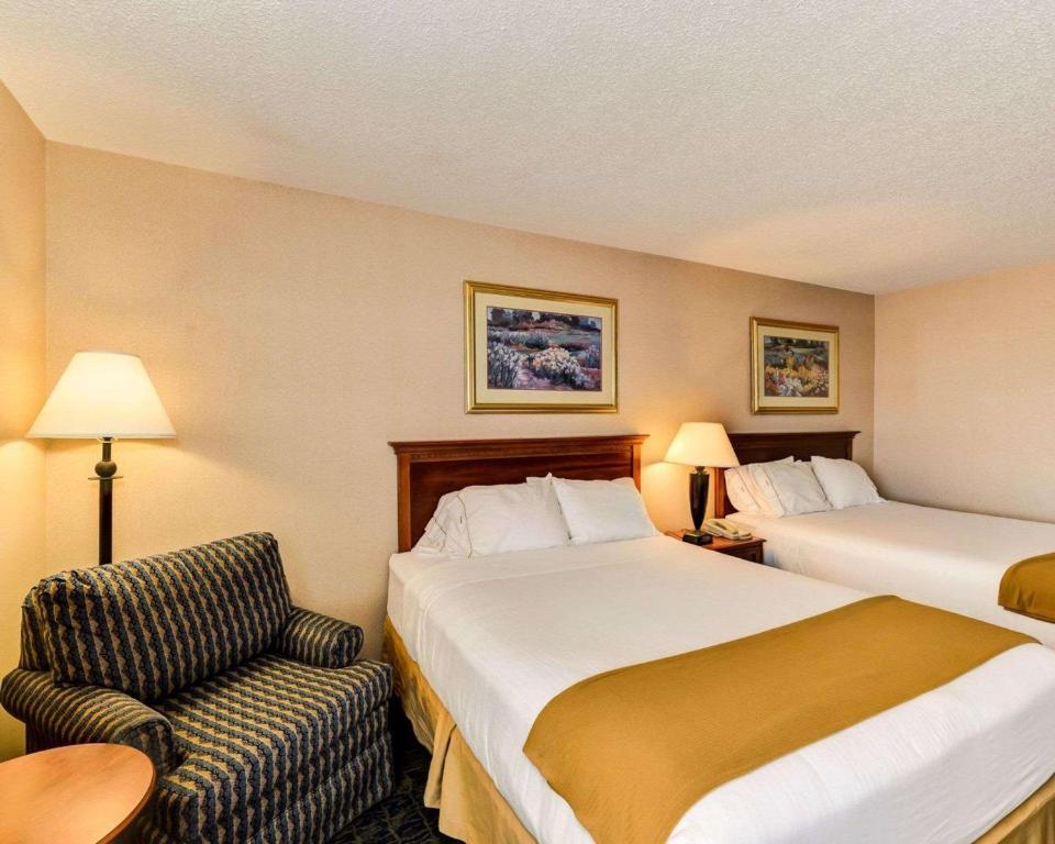 Quality Inn Spring Mills - Martinsburg North - image 3