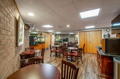 Econo Lodge Metro - image 3