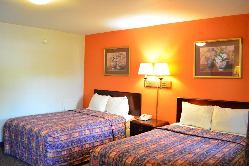 Budget Inn Falls Church - image 3