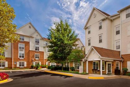 Sonesta Simply Suites Falls Church - image 2