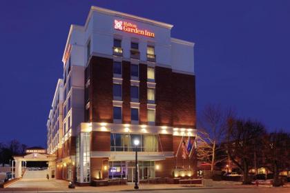 Hilton Garden Inn Falls Church - image 4