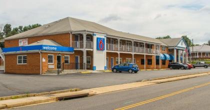 Motel 6-Falls Church VA - Arlington Boulevard - image 1