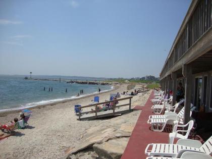 Falmouth Tides Motel - image 5