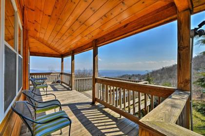 Warm and Cozy Cabin with Deck on top of the Blue Ridge