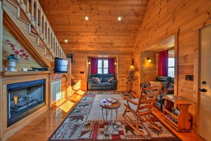 Warm and Cozy Cabin with Deck on Top of the Blue Ridge! - image 13