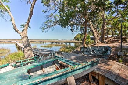 Susie Shanty High-End Waterfront Studio with Dock