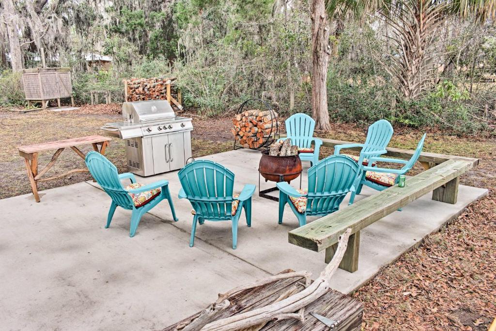 Waterfront Midway Home with Private Dock and Grill! - image 5