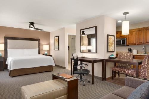 Homewood Suites by Hilton Fargo - image 3