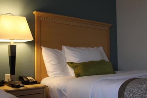 Candlewood Suites Fargo-North Dakota State University an IHG Hotel - image 2