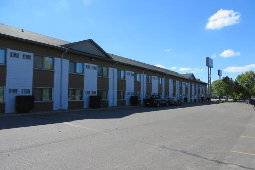 Grand Inn Fargo - main image