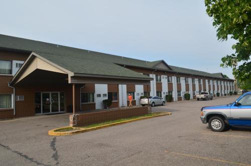 Grand Inn Fargo - image 2