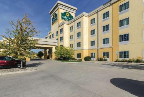 La Quinta Inn & Suites by Wyndham Fargo Medical Center - main image