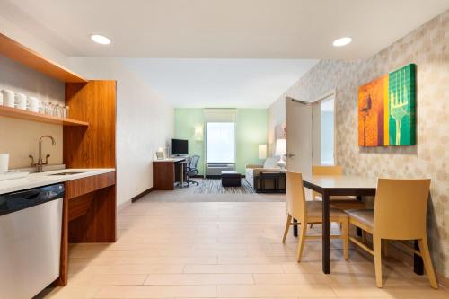 Home2 Suites by Hilton Fargo - image 5