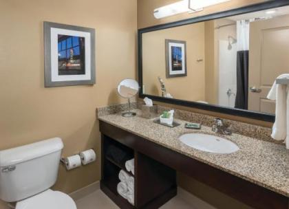 ClubHouse Hotel & Suites Fargo - image 5