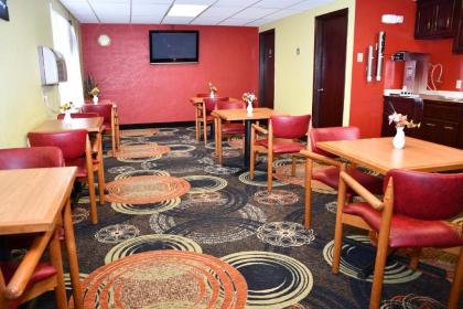 Regency Inn & Suites Faribault - image 6