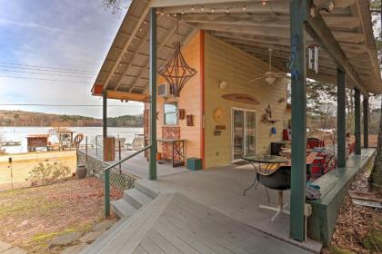 Lakeside Pleasure Island Cabin with Deck and Gas Grill - image 6