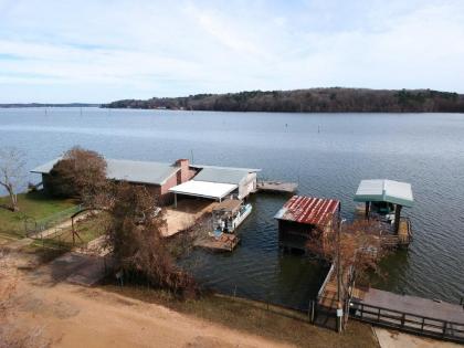 Lakeside Pleasure Island Cabin with Deck and Gas Grill - image 8