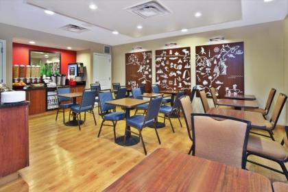 TownePlace Suites Republic Airport Long Island Farmingdale - image 9