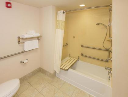 Hampton Inn and Suites Hartford/Farmington - image 18