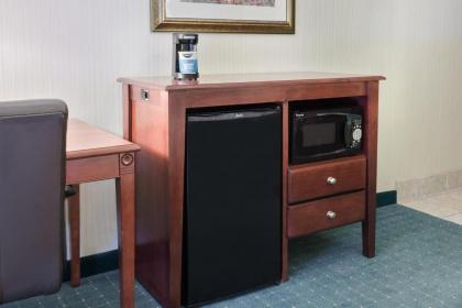 Hampton Inn and Suites Hartford/Farmington - image 4