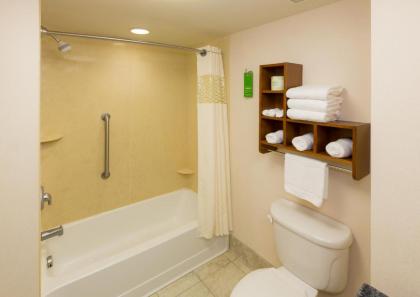 Hampton Inn and Suites Hartford/Farmington - image 8