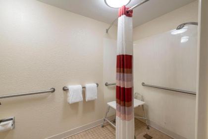 Red Roof Inn Detroit - Farmington Hills - image 3