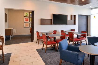 Holiday Inn Express & Suites Farmington Hills - Detroit an IHG Hotel - image 7