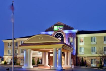 Holiday Inn Express Hotel & Suites Farmington - image 5