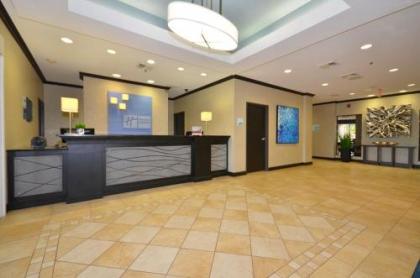 Holiday Inn Express Hotel & Suites Farmington - image 7