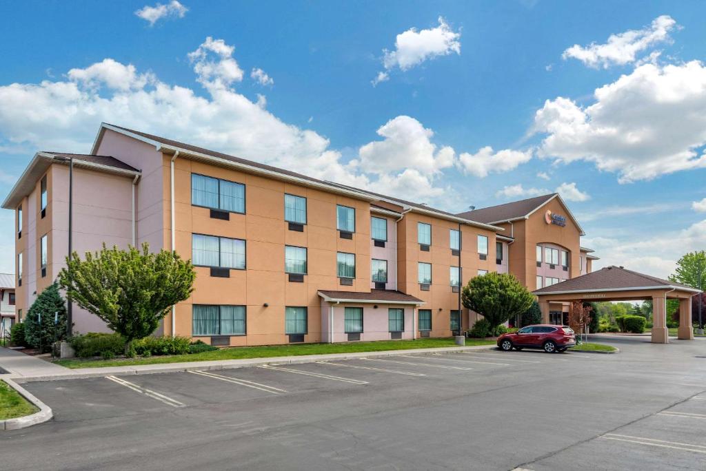 Comfort Inn & Suites Farmington - Victor - main image