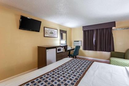 Rodeway Inn Farmington - image 12