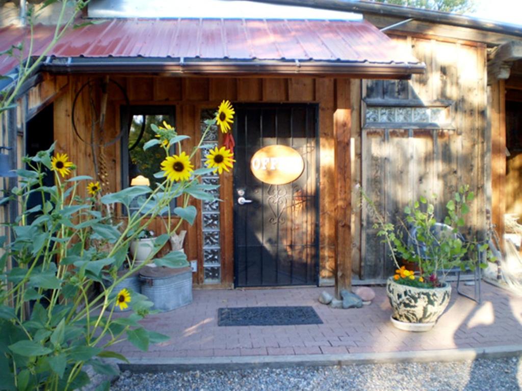 Silver River Adobe Inn Bed and Breakfast - image 4