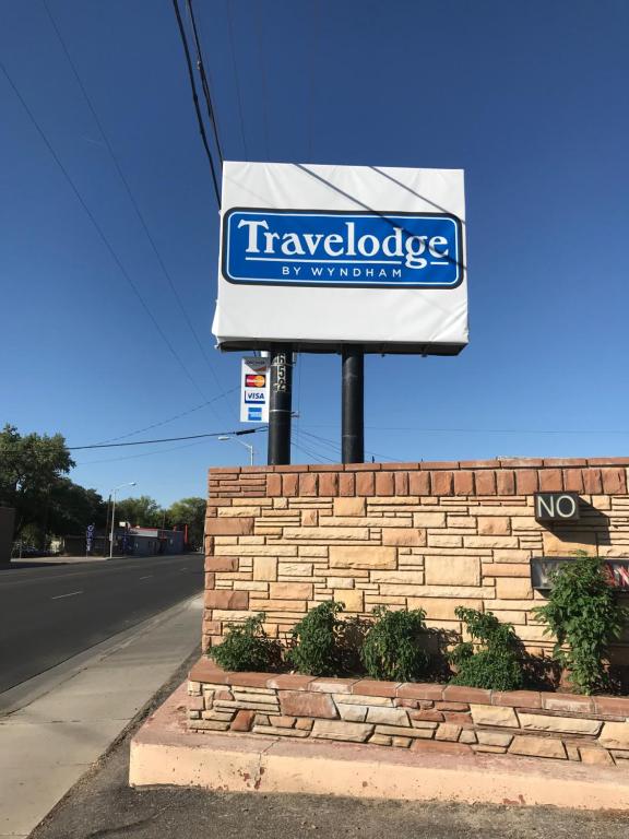 Travelodge by Wyndham Farmington - main image