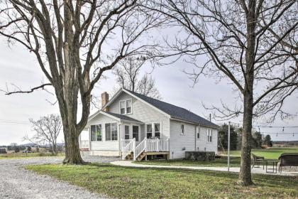 Farm-Style Ste Genevieve House with Fire Pit! - image 2