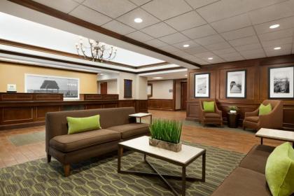 Hampton Inn Long Island-Brookhaven - image 11