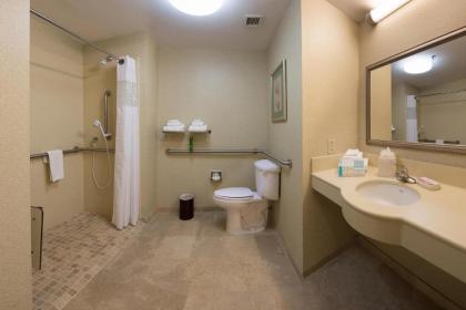 Hampton Inn Fayetteville - image 10