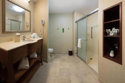 Hampton Inn Fayetteville - image 18