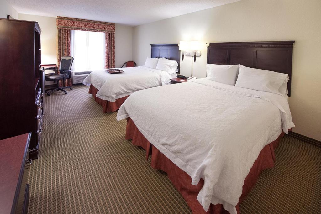 Hampton Inn Fayetteville - image 7