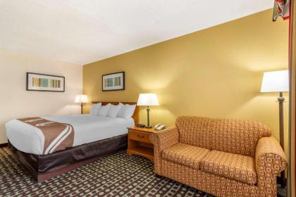 Quality Inn Fayetteville Near Historic Downtown Square - image 11