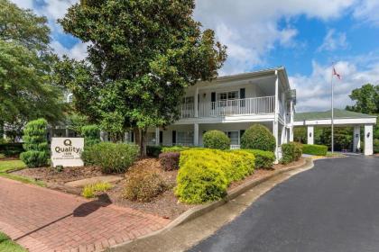 Quality Inn Fayetteville Near Historic Downtown Square - image 7